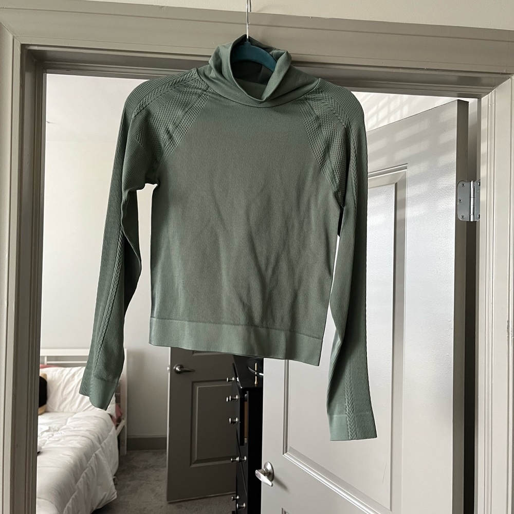 green work out top